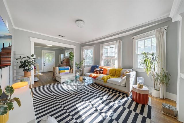 262 Thorne, Los Angeles, CA 90042