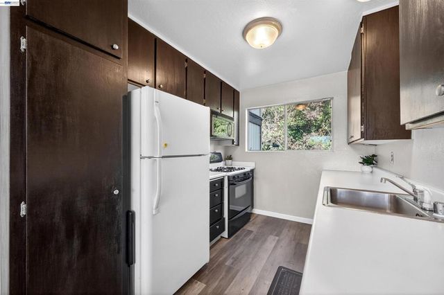 355 Parkview Terrace B9, Vallejo, CA 94589