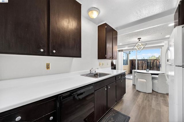 355 Parkview Terrace B9, Vallejo, CA 94589