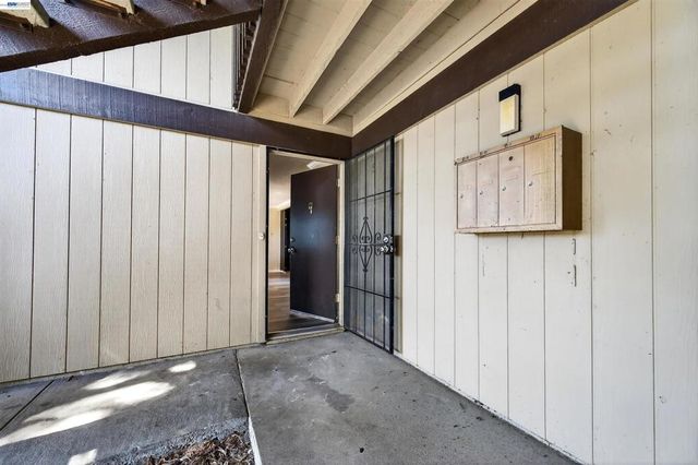 355 Parkview Terrace B9, Vallejo, CA 94589