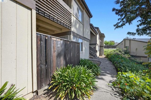 355 Parkview Terrace B9, Vallejo, CA 94589