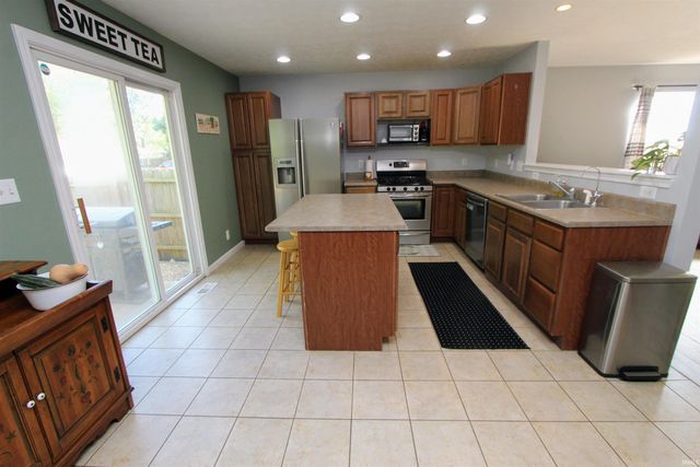 10991 S State Rd 43, Brookston, IN 47923