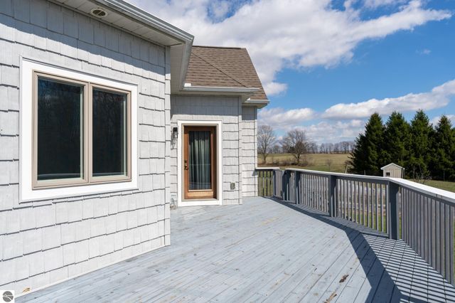 3195 S Rolland Road, Remus, MI 49340