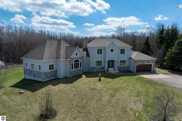 3195 S Rolland Road, Remus, MI 49340