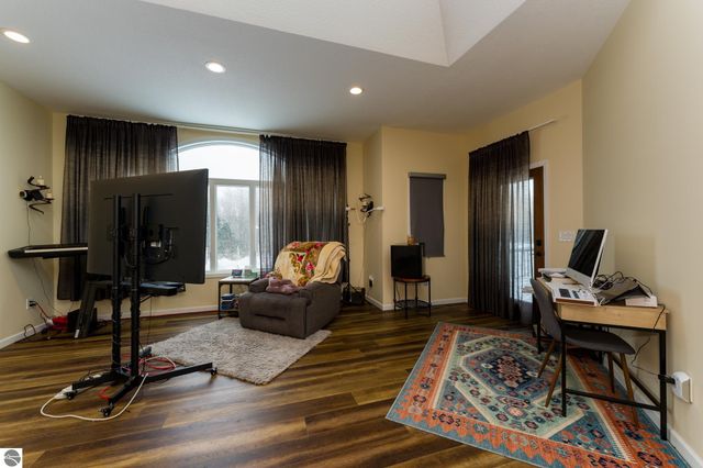 3195 S Rolland Road, Remus, MI 49340