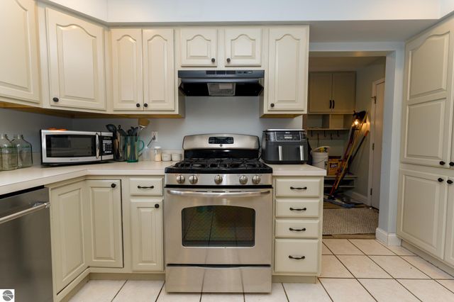 3195 S Rolland Road, Remus, MI 49340