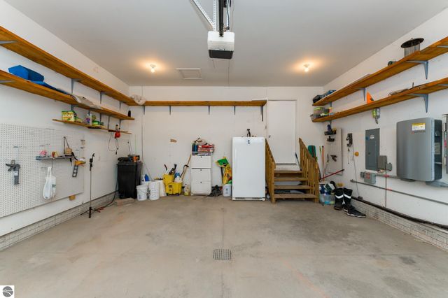 3195 S Rolland Road, Remus, MI 49340