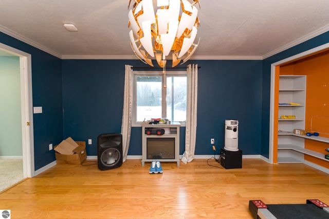 3195 S Rolland Road, Remus, MI 49340