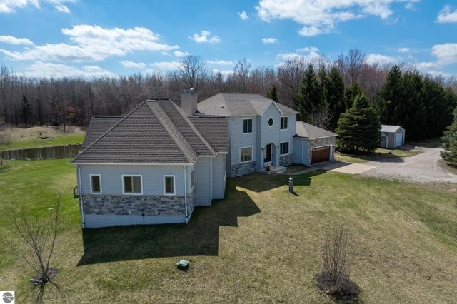 3195 S Rolland Road, Remus, MI 49340