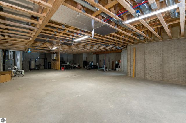 3195 S Rolland Road, Remus, MI 49340