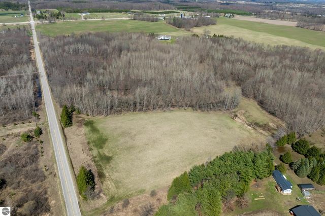 3195 S Rolland Road, Remus, MI 49340