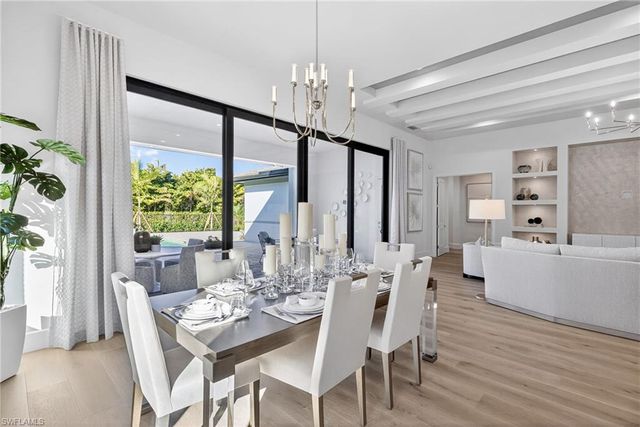 2051 Cambridge Park DR, Naples, FL 34109