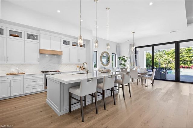 2051 Cambridge Park DR, Naples, FL 34109