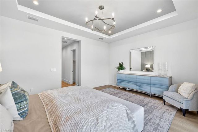 2051 Cambridge Park DR, Naples, FL 34109