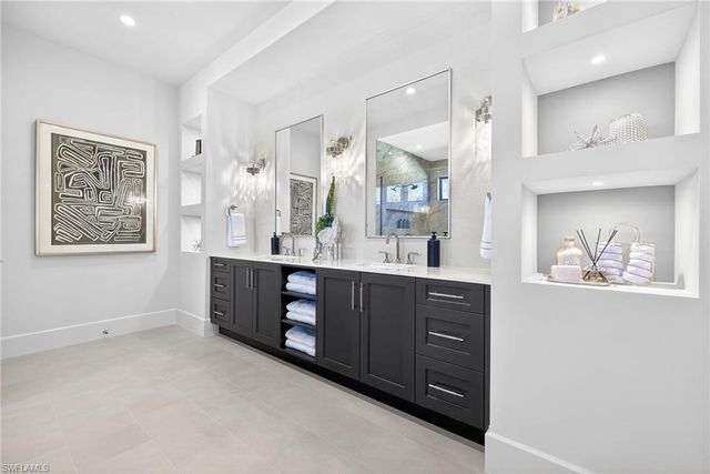 2051 Cambridge Park DR, Naples, FL 34109