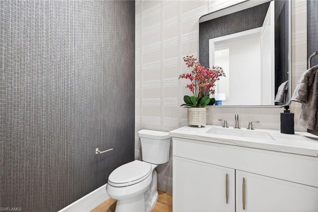 2051 Cambridge Park DR, Naples, FL 34109