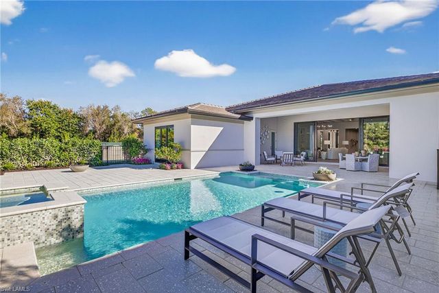 2051 Cambridge Park DR, Naples, FL 34109