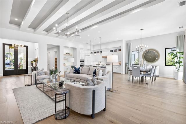 2051 Cambridge Park DR, Naples, FL 34109