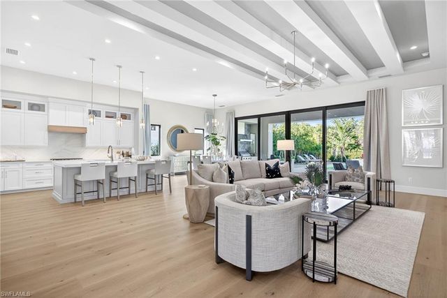 2051 Cambridge Park DR, Naples, FL 34109