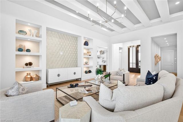 2051 Cambridge Park DR, Naples, FL 34109