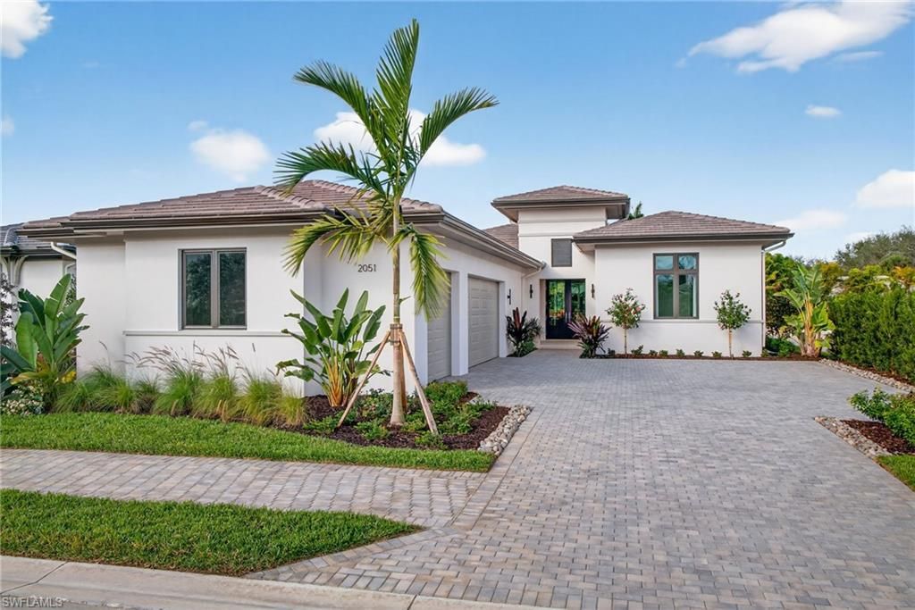 2051 Cambridge Park DR, NAPLES, FL 34109 — photo 2