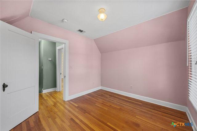 1006 Maple Street, Lockhart, TX 78644