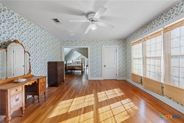 1006 Maple Street, Lockhart, TX 78644