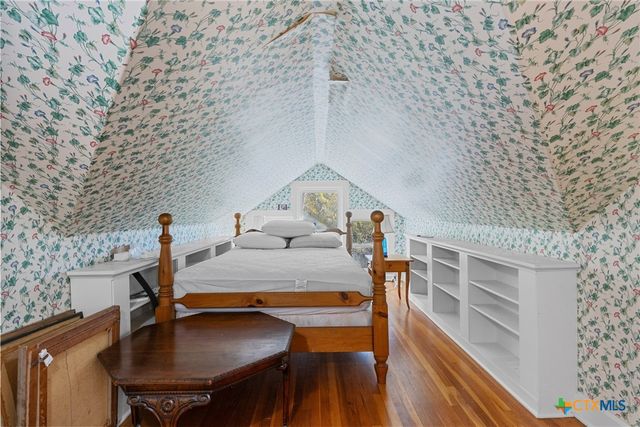 1006 Maple Street, Lockhart, TX 78644