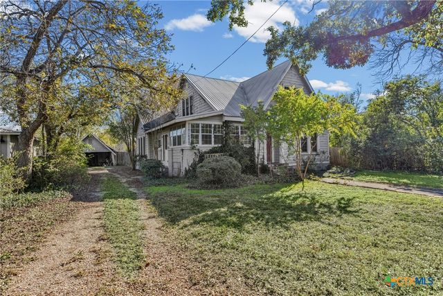1006 Maple Street, Lockhart, TX 78644