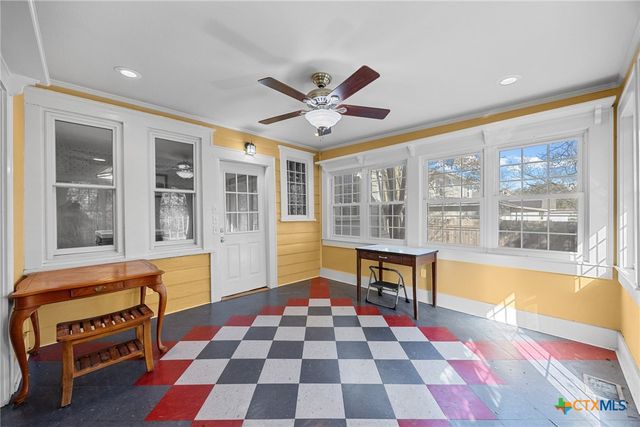 1006 Maple Street, Lockhart, TX 78644