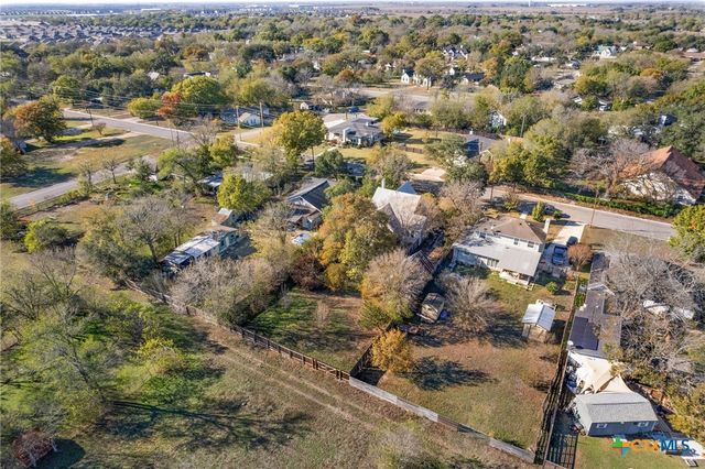 1006 Maple Street, Lockhart, TX 78644