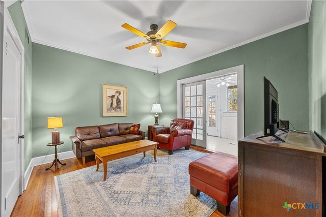 1006 Maple Street, Lockhart, TX 78644