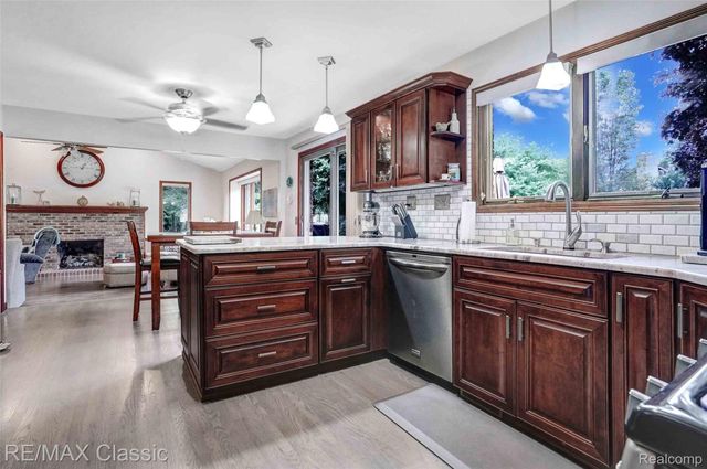61653 GLENWOOD TRL Trail, Washington Township, MI 48094