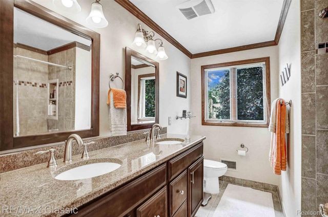 61653 GLENWOOD TRL Trail, Washington Township, MI 48094