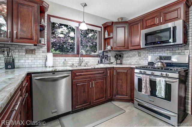 61653 GLENWOOD TRL Trail, Washington Township, MI 48094