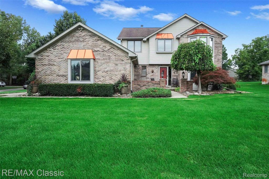 61653 GLENWOOD TRL Trail, Washington Township, MI 48094