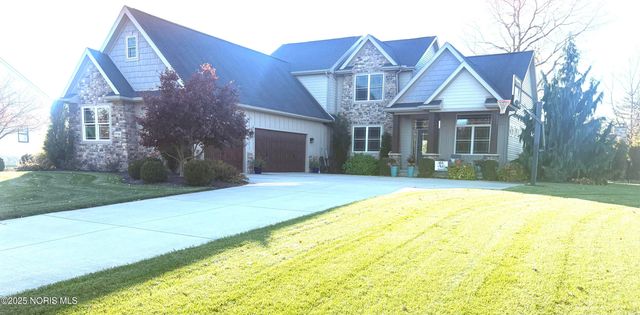 5716 Hamptons Drive, Monclova, OH 43542