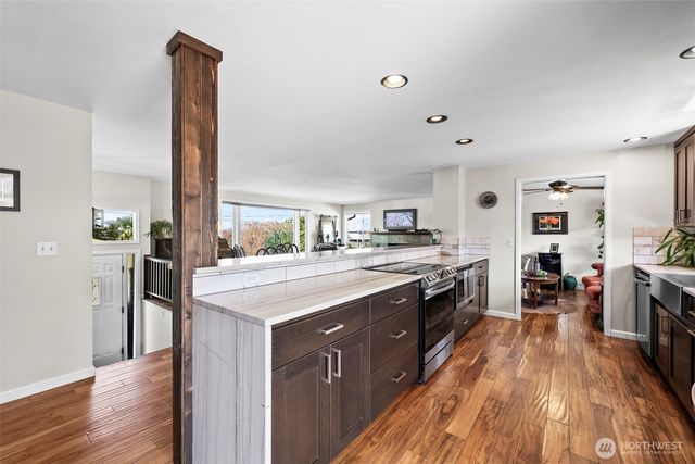 1841 N Lenore Drive, Tacoma, WA 98406