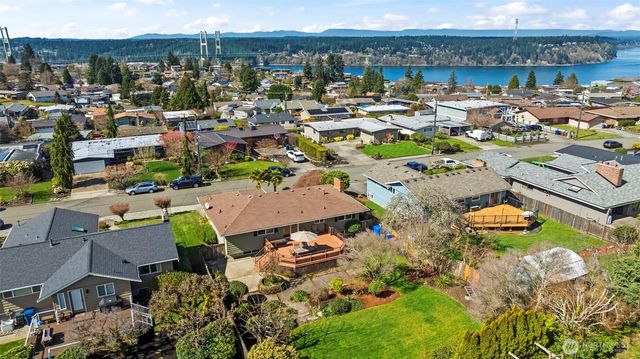 1841 N Lenore Drive, Tacoma, WA 98406