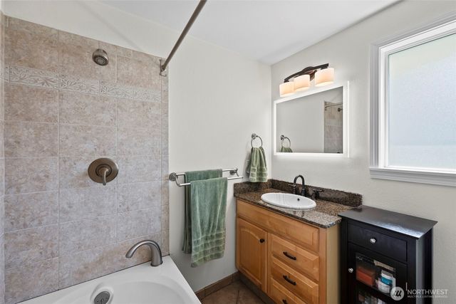 1841 N Lenore Drive, Tacoma, WA 98406