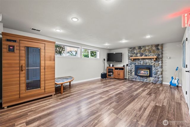 1841 N Lenore Drive, Tacoma, WA 98406