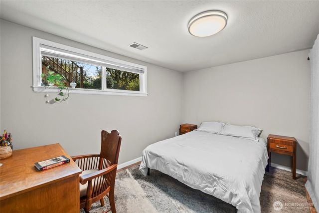 1841 N Lenore Drive, Tacoma, WA 98406