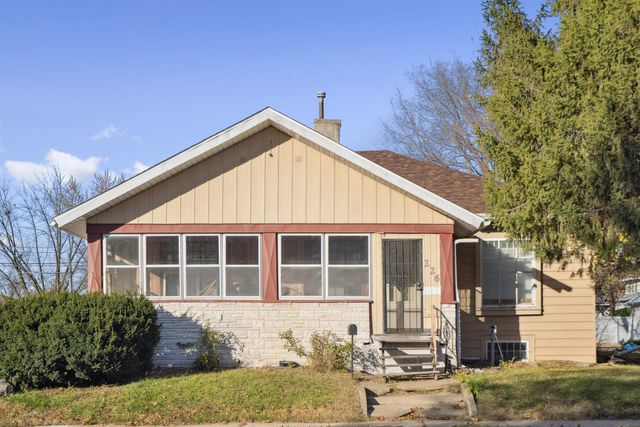 226 Campbell Avenue, Waterloo, IA 50701