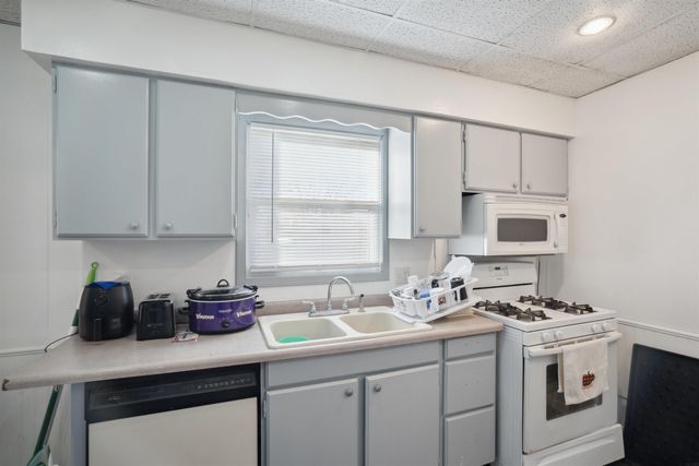 226 Campbell Avenue, Waterloo, IA 50701
