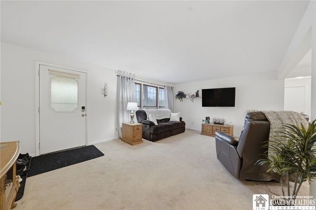 100 Carriage Drive 4, Orchard Park, NY 14127