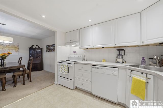 100 Carriage Drive 4, Orchard Park, NY 14127