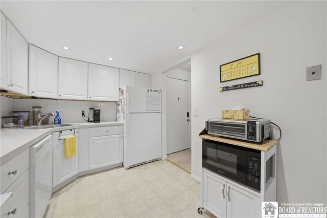 100 Carriage Drive 4, Orchard Park, NY 14127