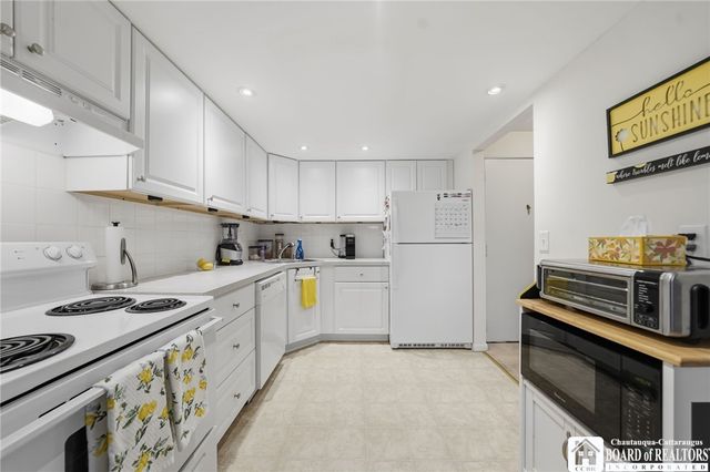 100 Carriage Drive 4, Orchard Park, NY 14127