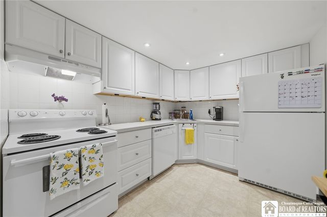 100 Carriage Drive 4, Orchard Park, NY 14127