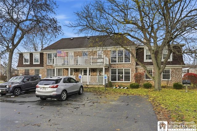 100 Carriage Drive 4, Orchard Park, NY 14127